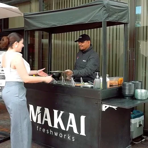 La Carreta Makai lista para servir en un evento