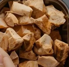 Pollo en cubos